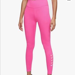 Nike Swoosh Run Women's Mid-Rise 7/8 Running Leggings